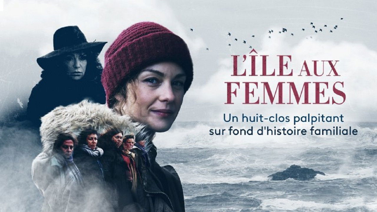 L'île aux femmes backdrop