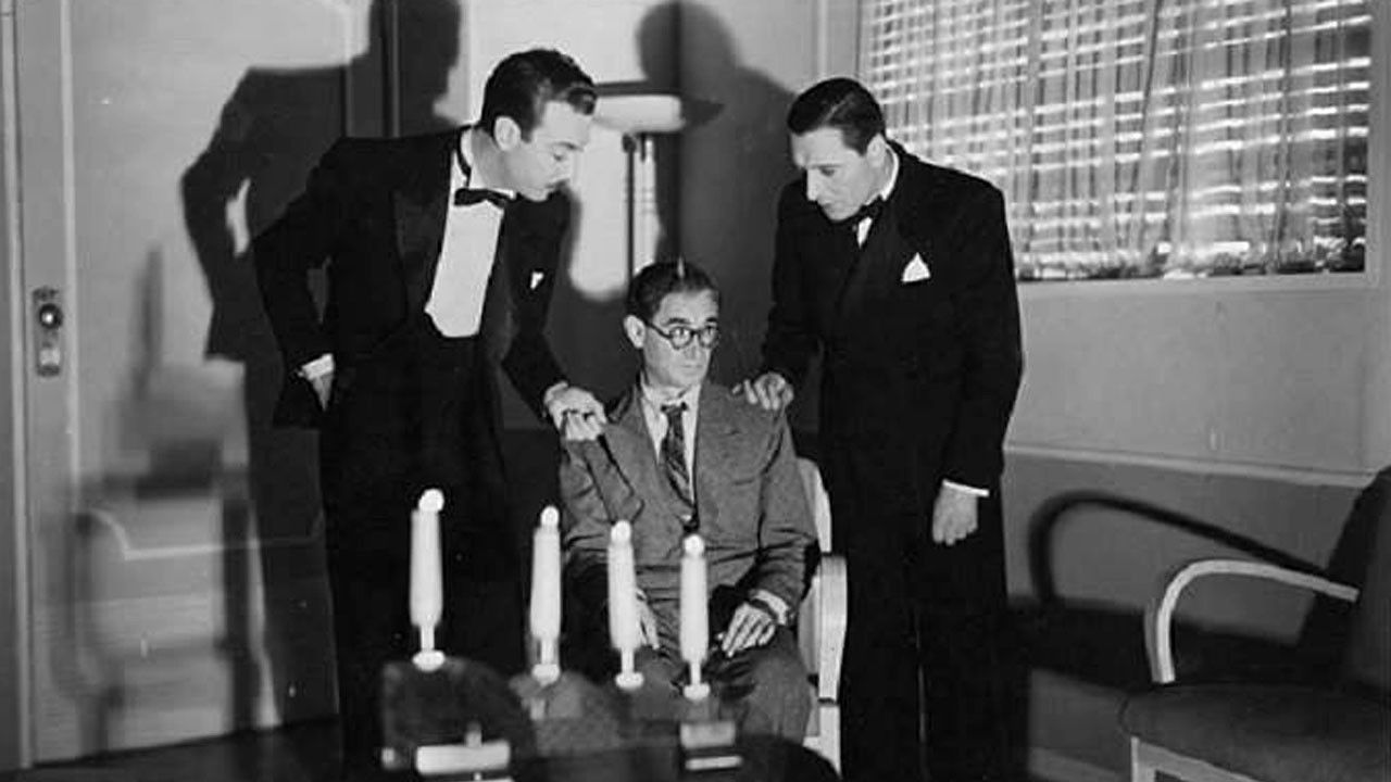 La luz de un fósforo backdrop