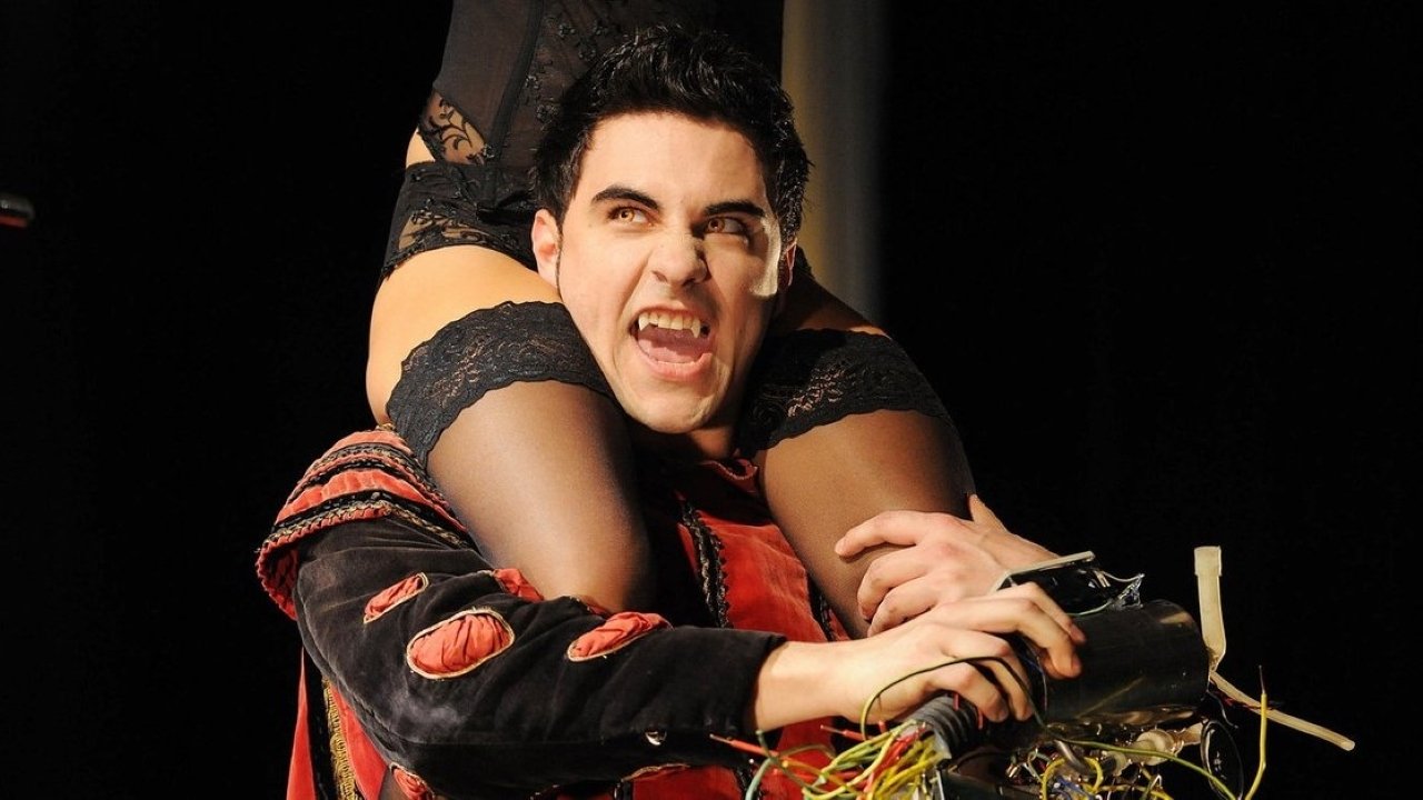 Biss zur großen Pause - Das Highschool Vampir Grusical backdrop