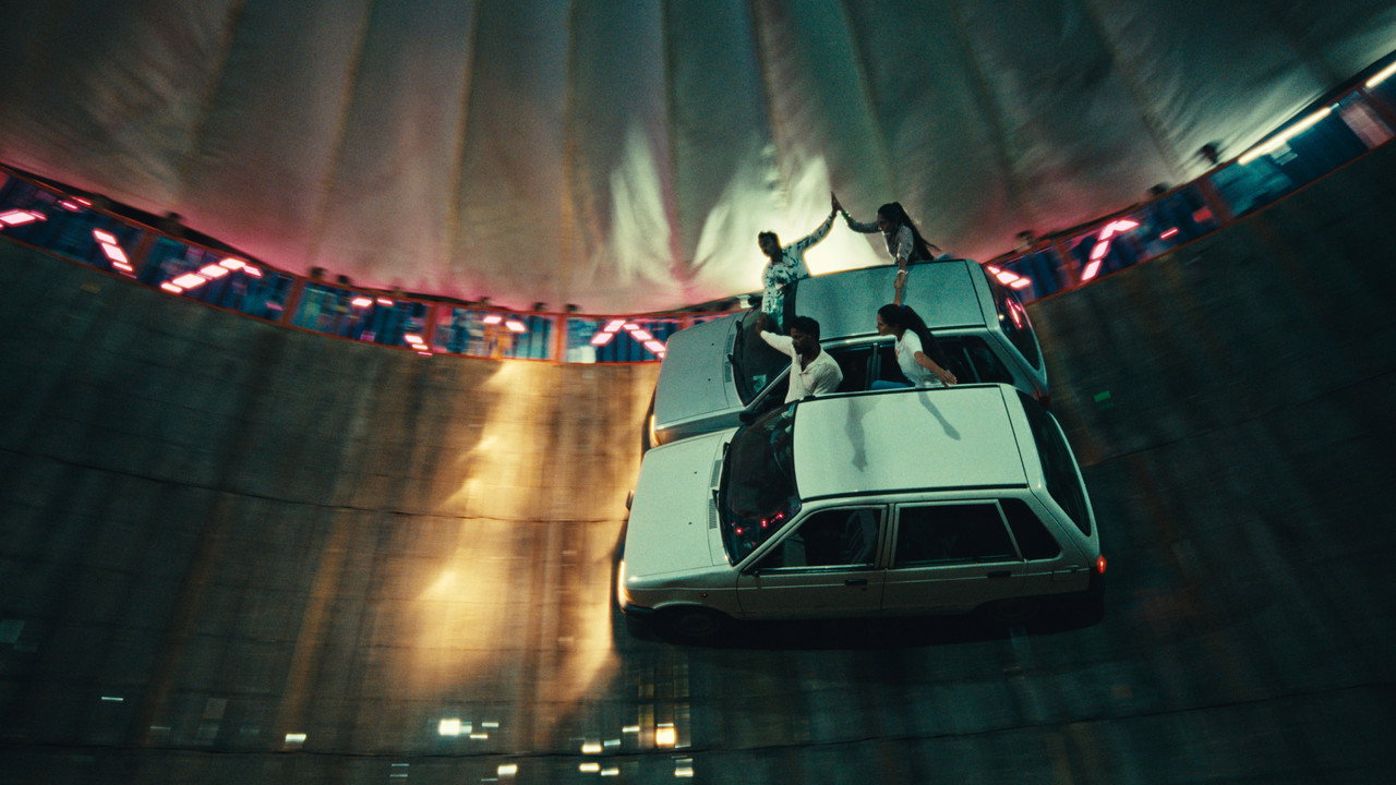 Karnama (Well of Death) backdrop