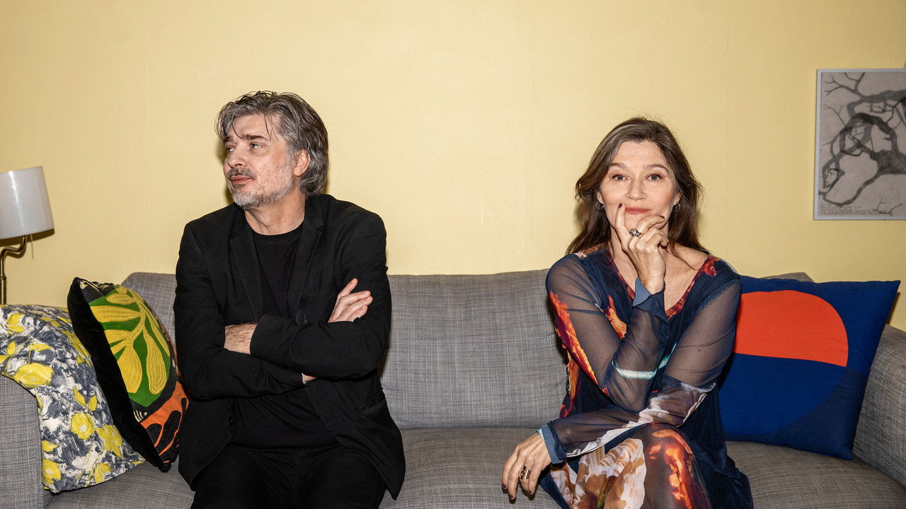 Love & Divorce backdrop