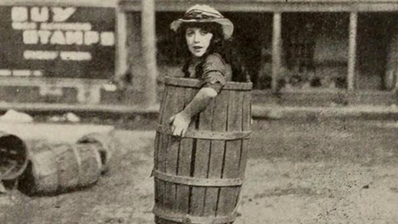 Peck's Bad Girl backdrop