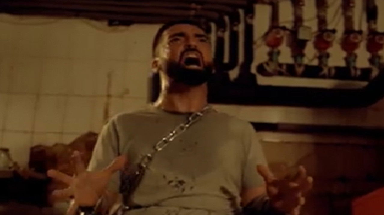 Una decisión difícil backdrop