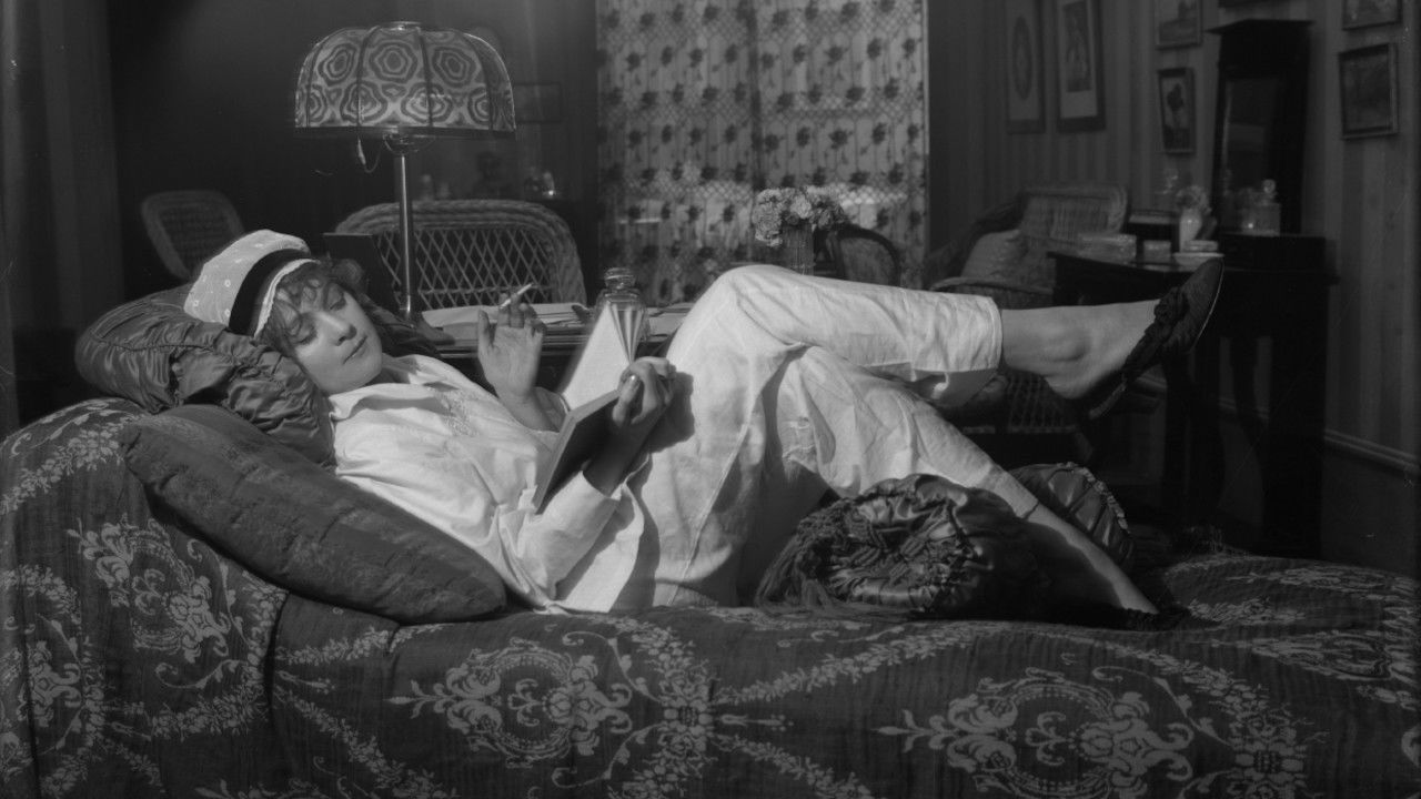 Love and Journalism backdrop