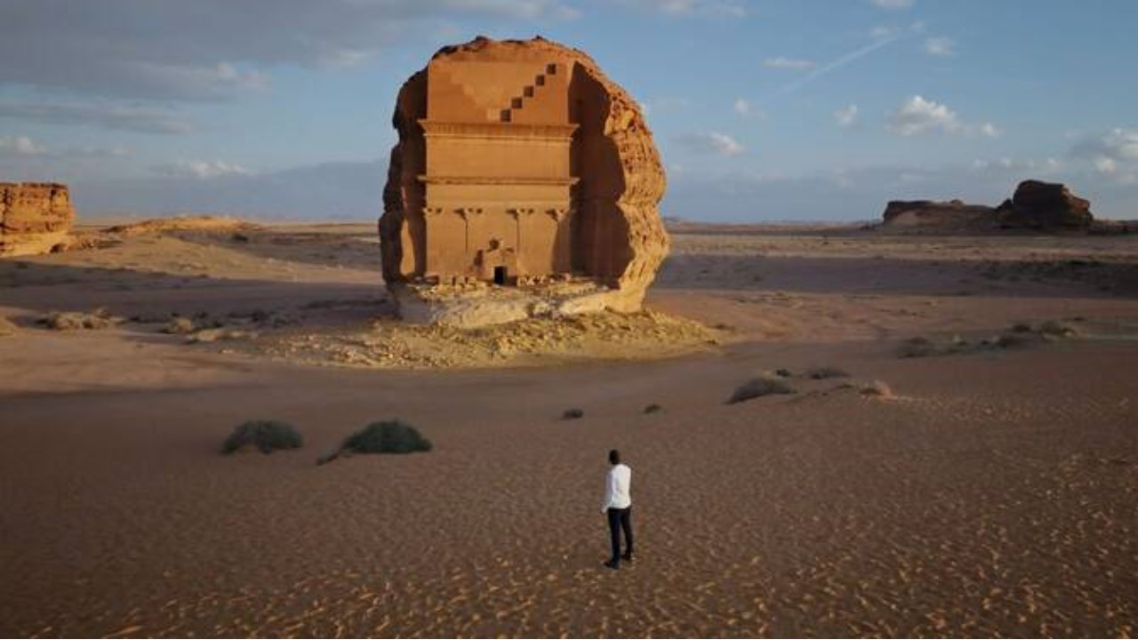 LOST TREASURES OF ARABIA: THE NABATAEAN KINGDOM backdrop