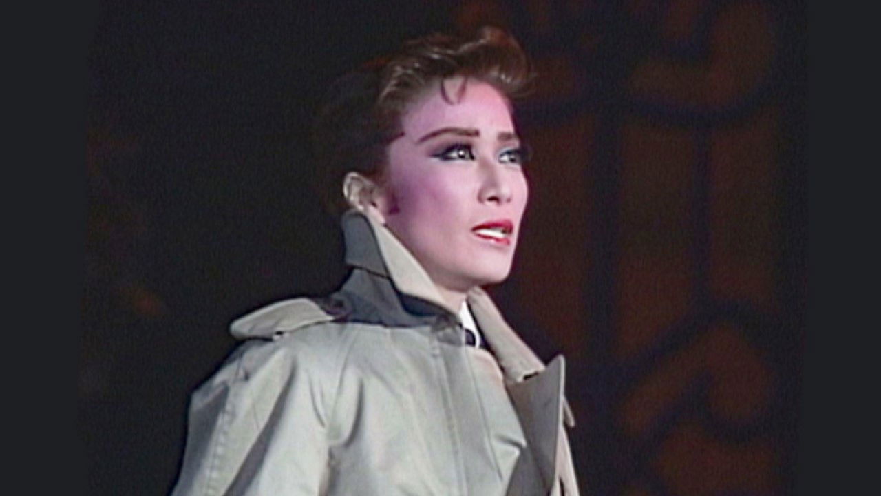 In the Amber-Hued Rain / Je t’aime backdrop