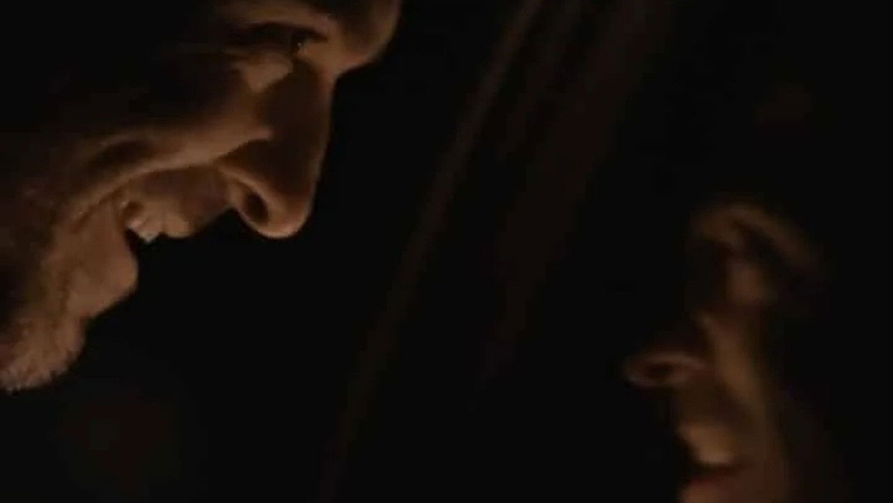 893 kilómetros backdrop