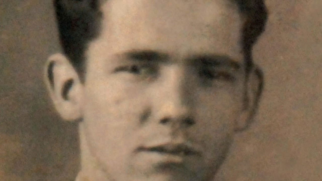 Héctor the Weaver backdrop