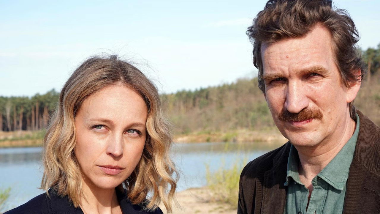 Im Namen der Wahrheit – Traue niemandem backdrop