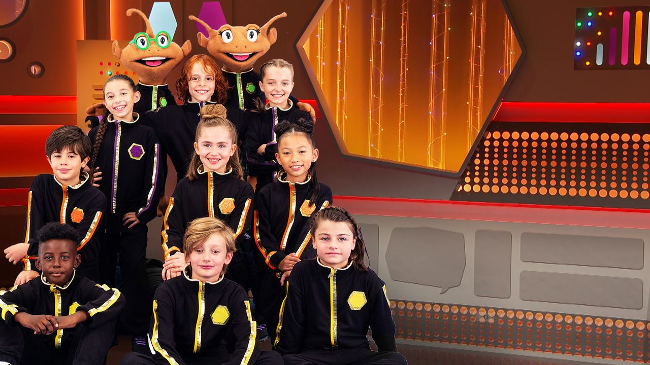 Les Extra Curieux backdrop