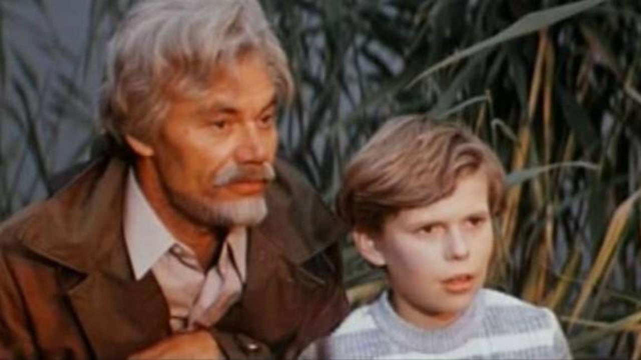 Wait For Me, Islands! backdrop