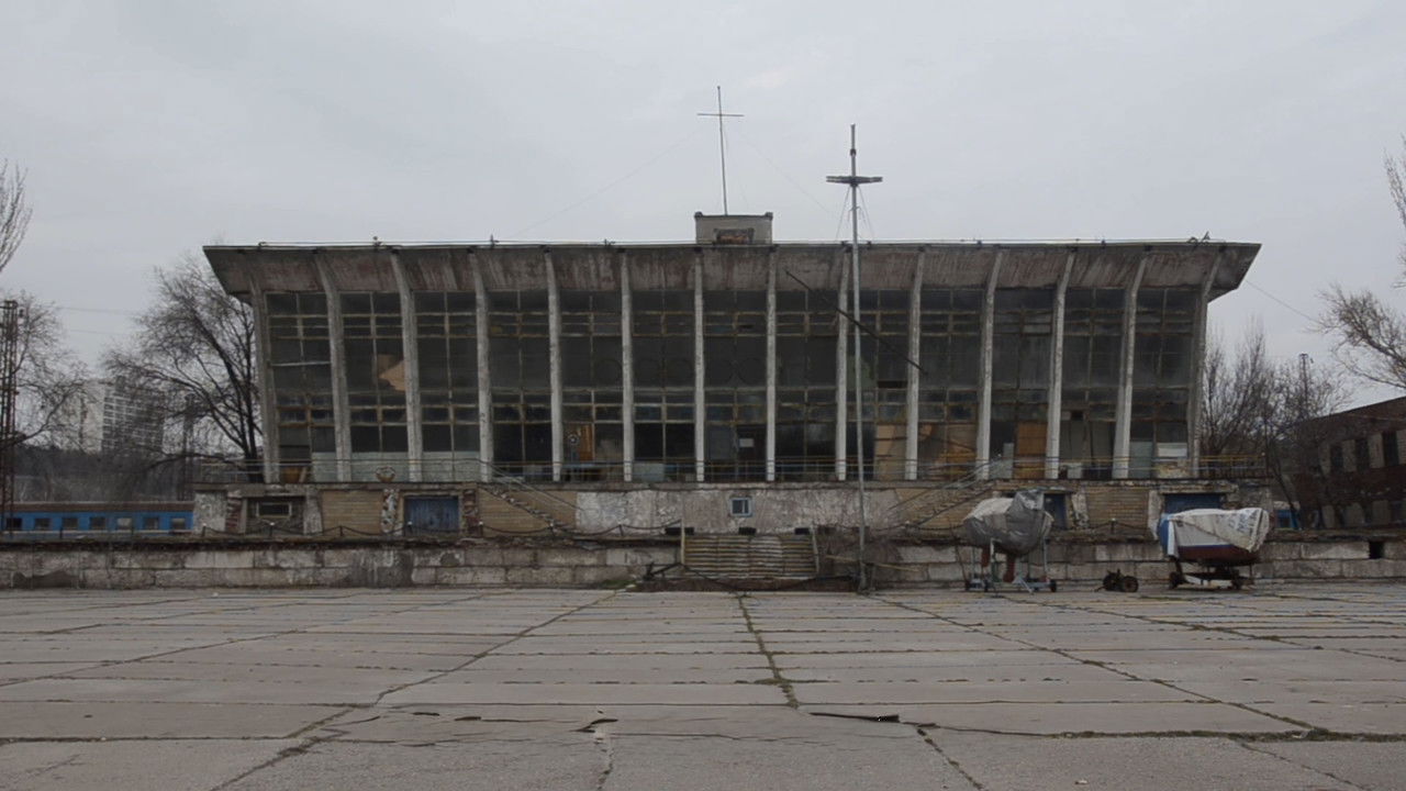 Me and Mariupol backdrop