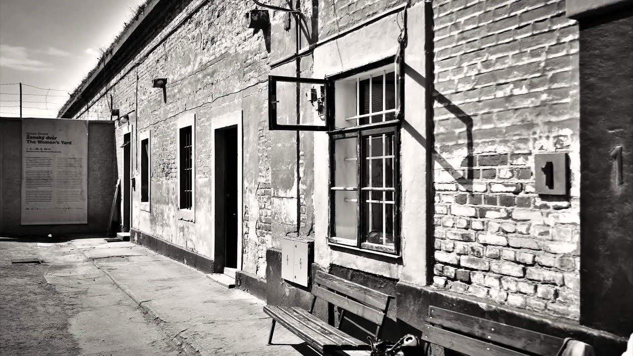 Terezin, l'Imposture Nazie backdrop