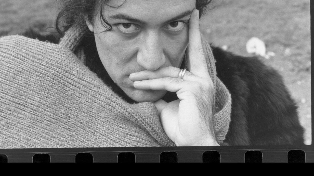 La voce Stratos backdrop