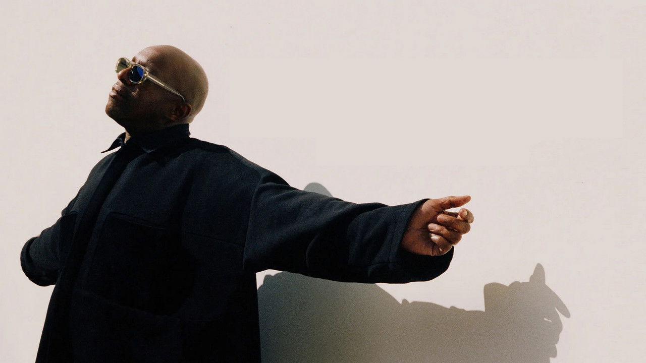 Oxmo Puccino à l'Adidas Arena backdrop