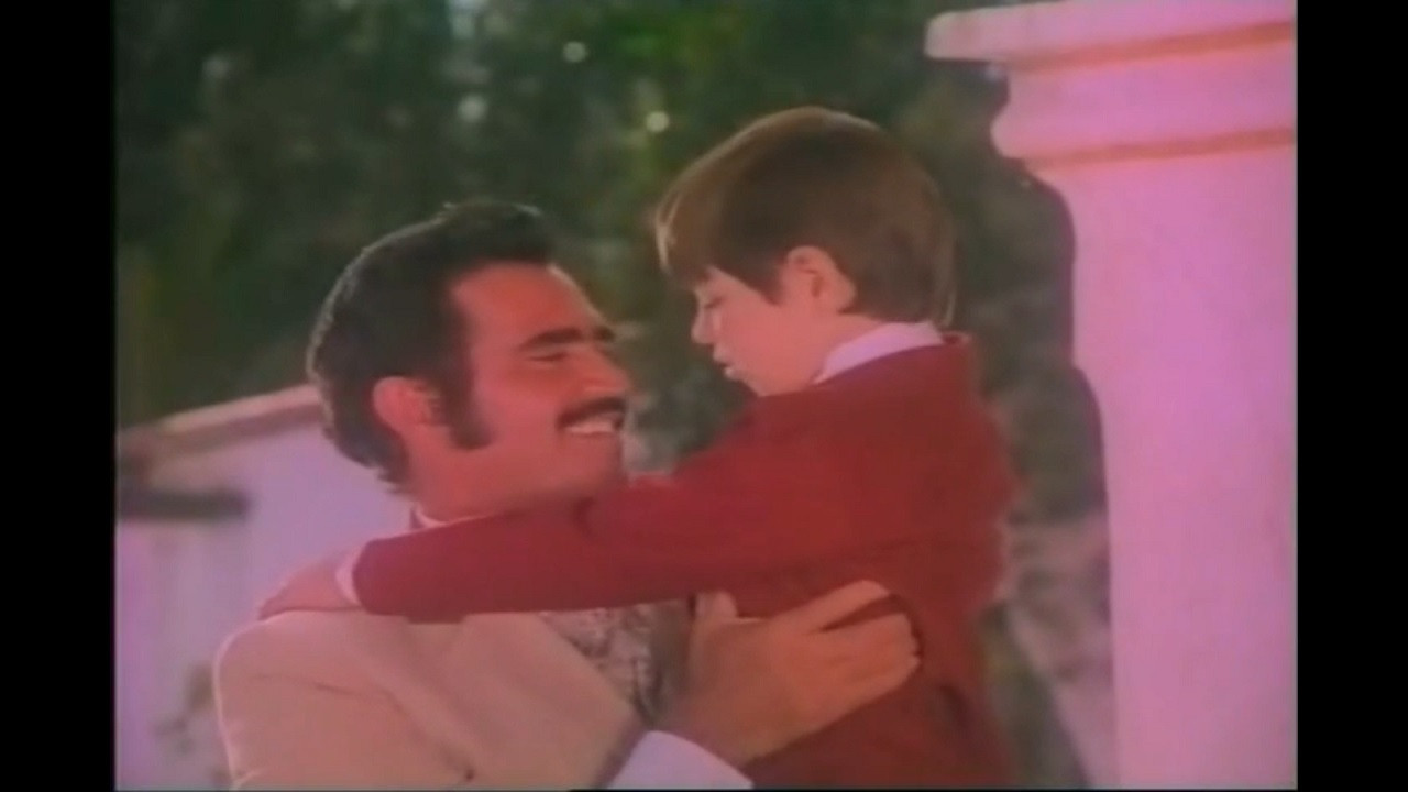 Todo un hombre backdrop