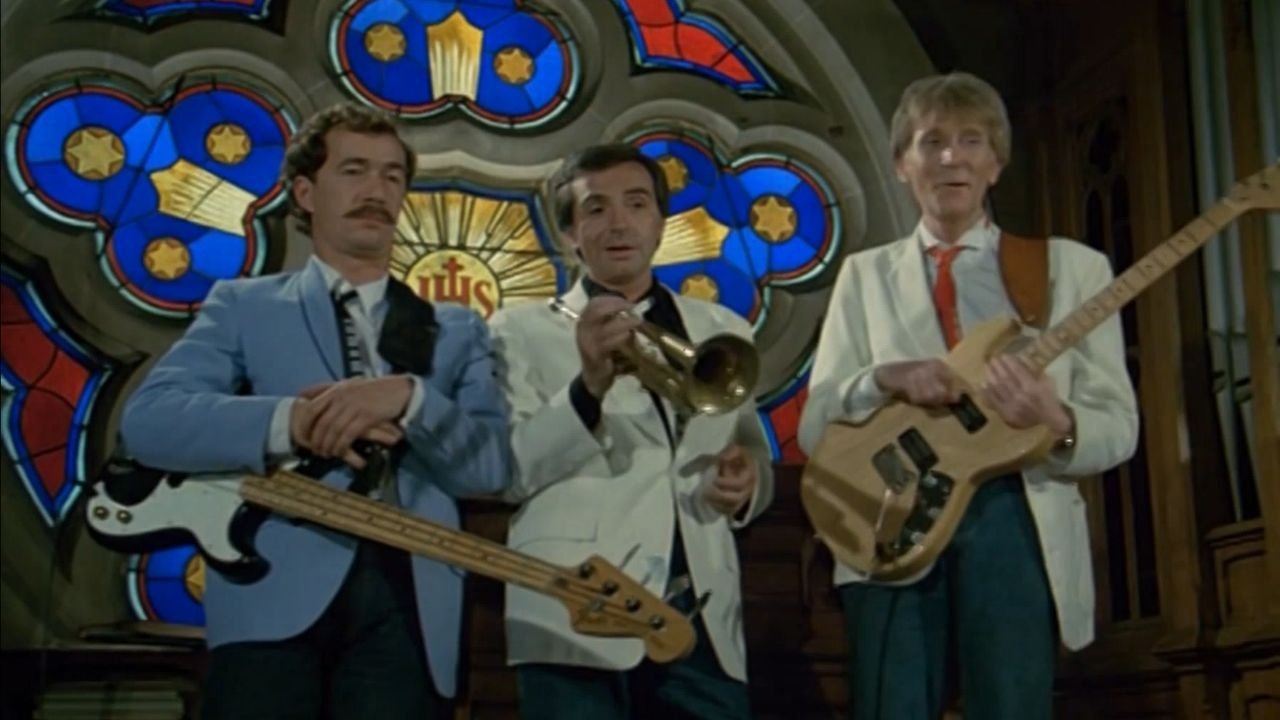 Charlots' Connection backdrop