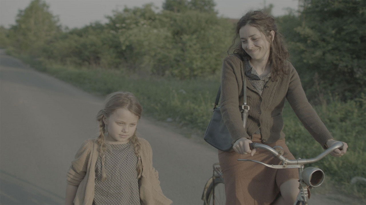 Like a Bird backdrop