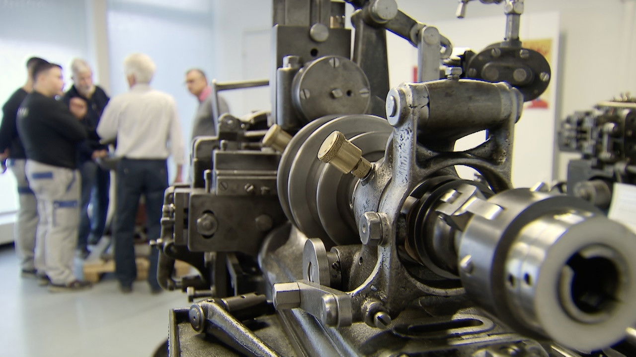 Les Héros du tour backdrop