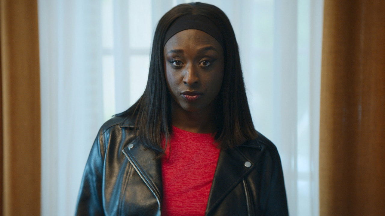 L'infiltrée backdrop