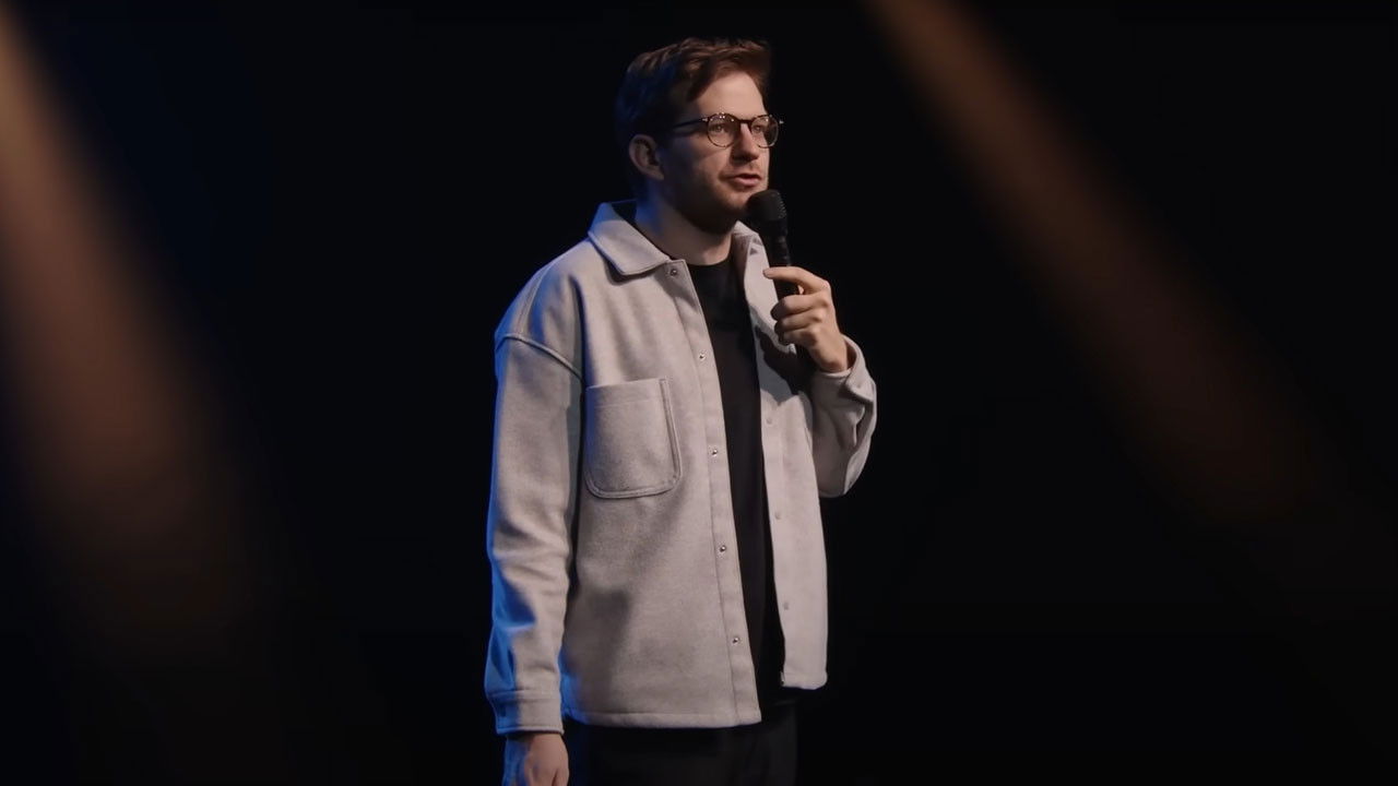 Bonne Année? - 2024 vue par Thomas Wiesel backdrop