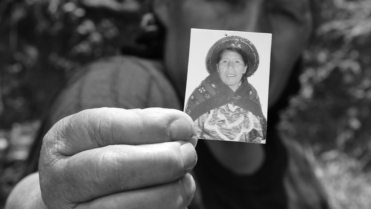 Ilusión de libertad backdrop