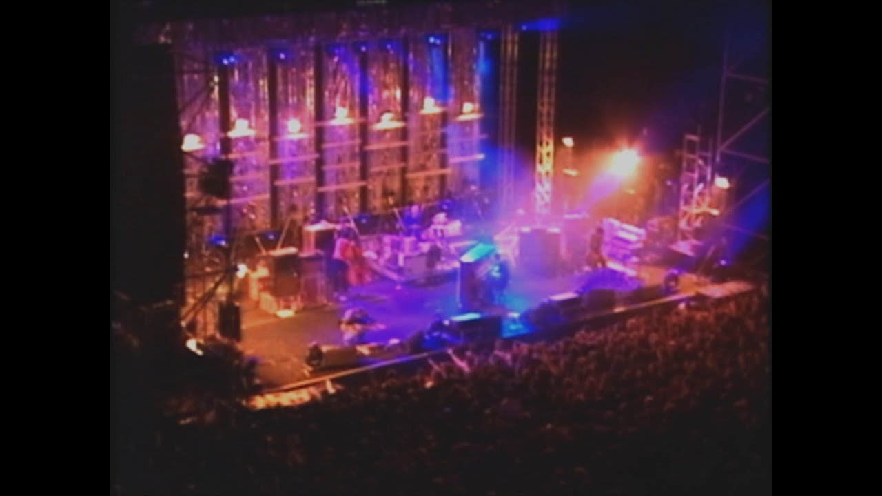 Radiohead: Live in Vaison-la-Romaine backdrop