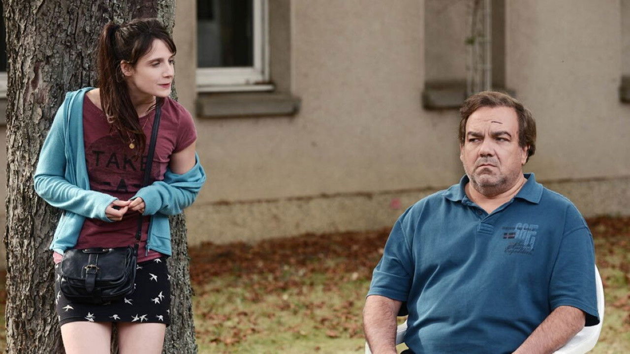 15 jours ailleurs backdrop