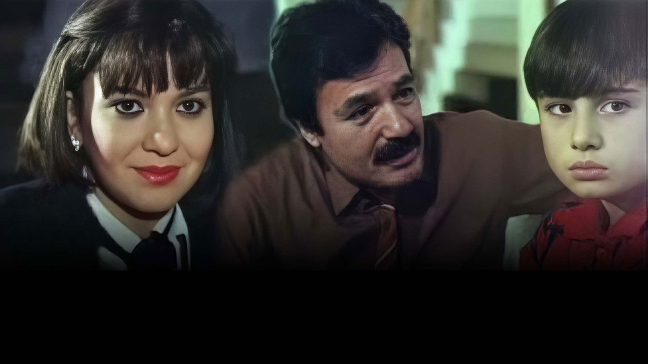 Ah Bir Çocuk Olsaydım backdrop