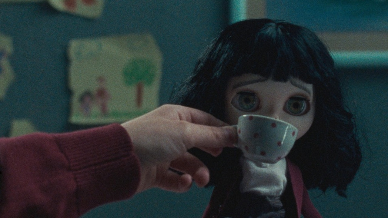 Don't Talk to Strangers backdrop