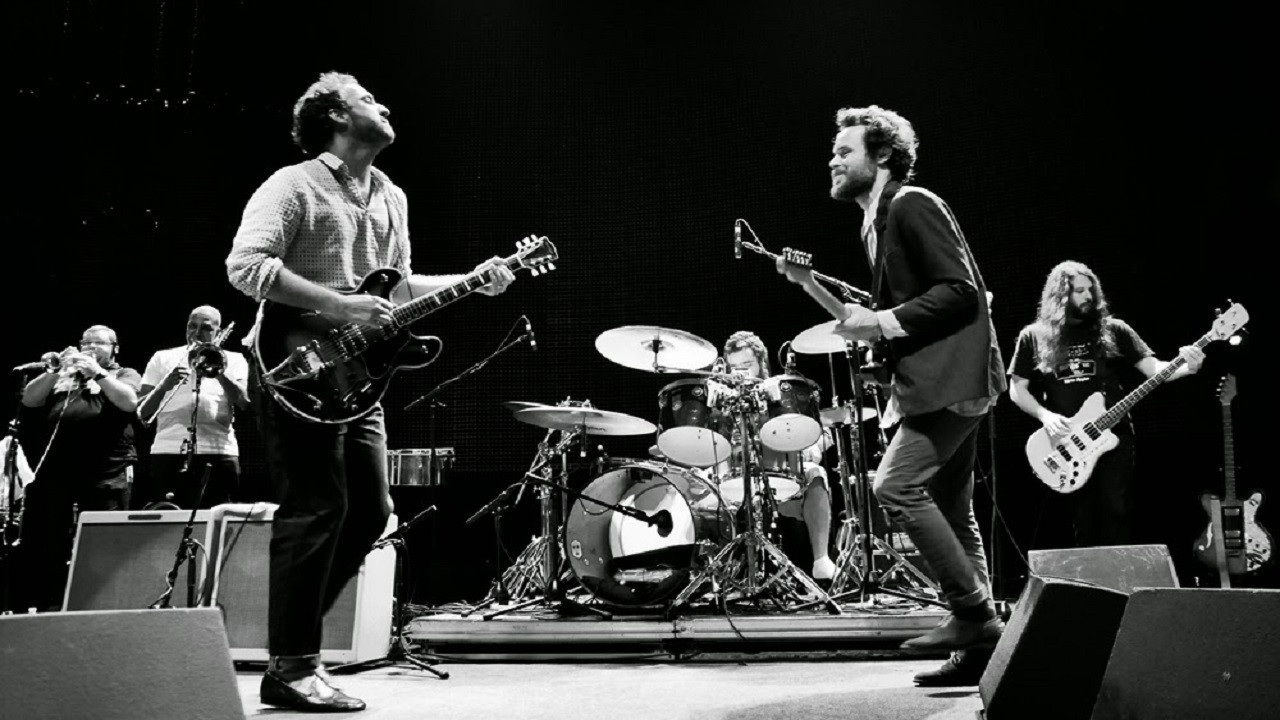 Los Hermanos na Fundição Progresso backdrop