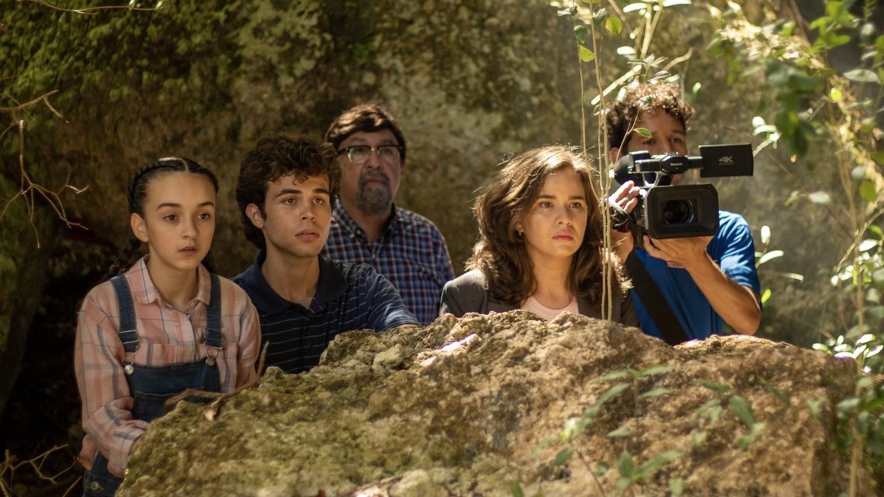 Chona 2: La puerca asesina backdrop