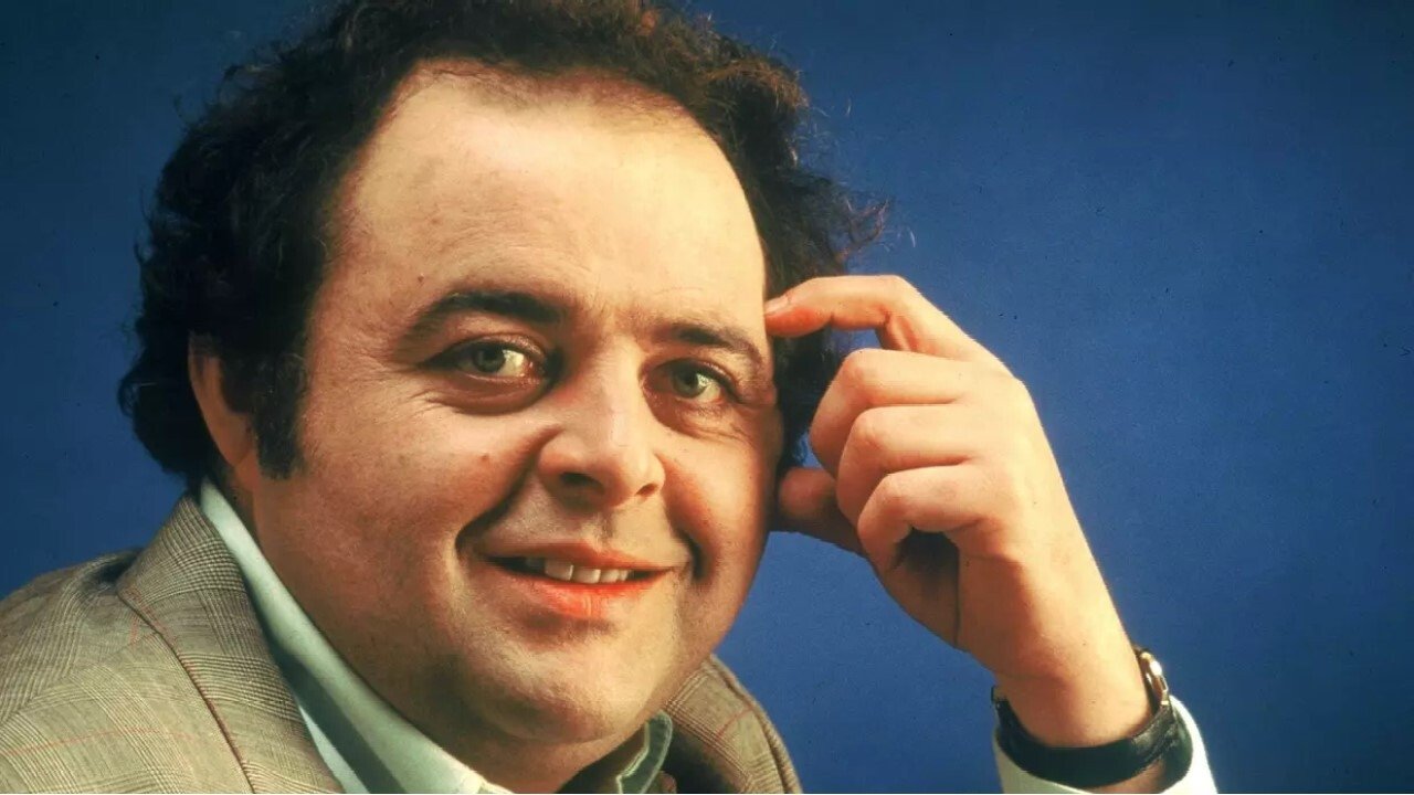 Le Dernier Été backdrop