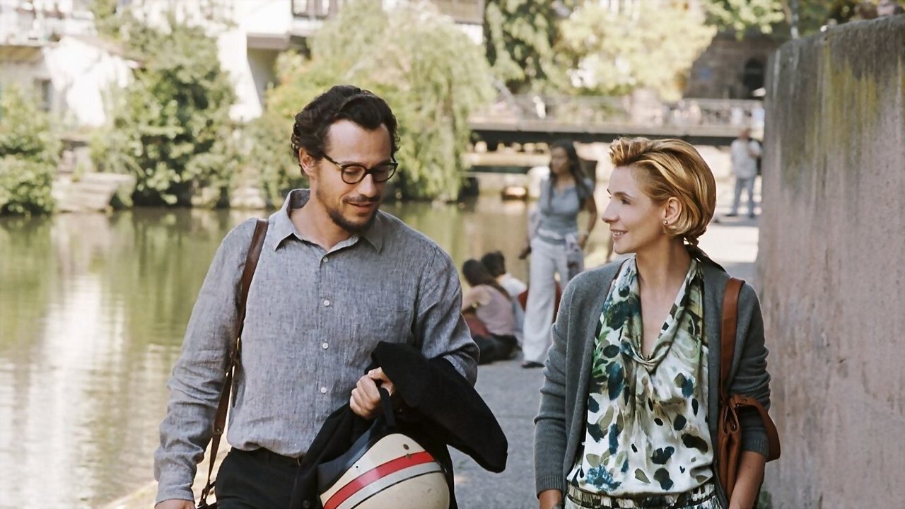 Tous les soleils backdrop