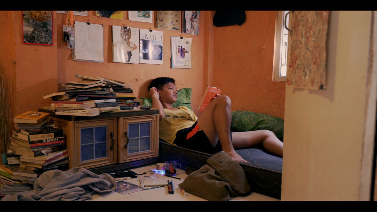 Sebuah Siang dan Perdebatan dalam Lingkaran backdrop