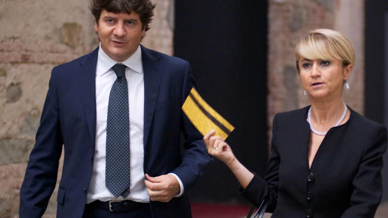 Aspirante vedovo backdrop