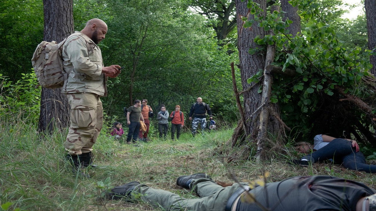 Najpierw ucichły ptaki backdrop