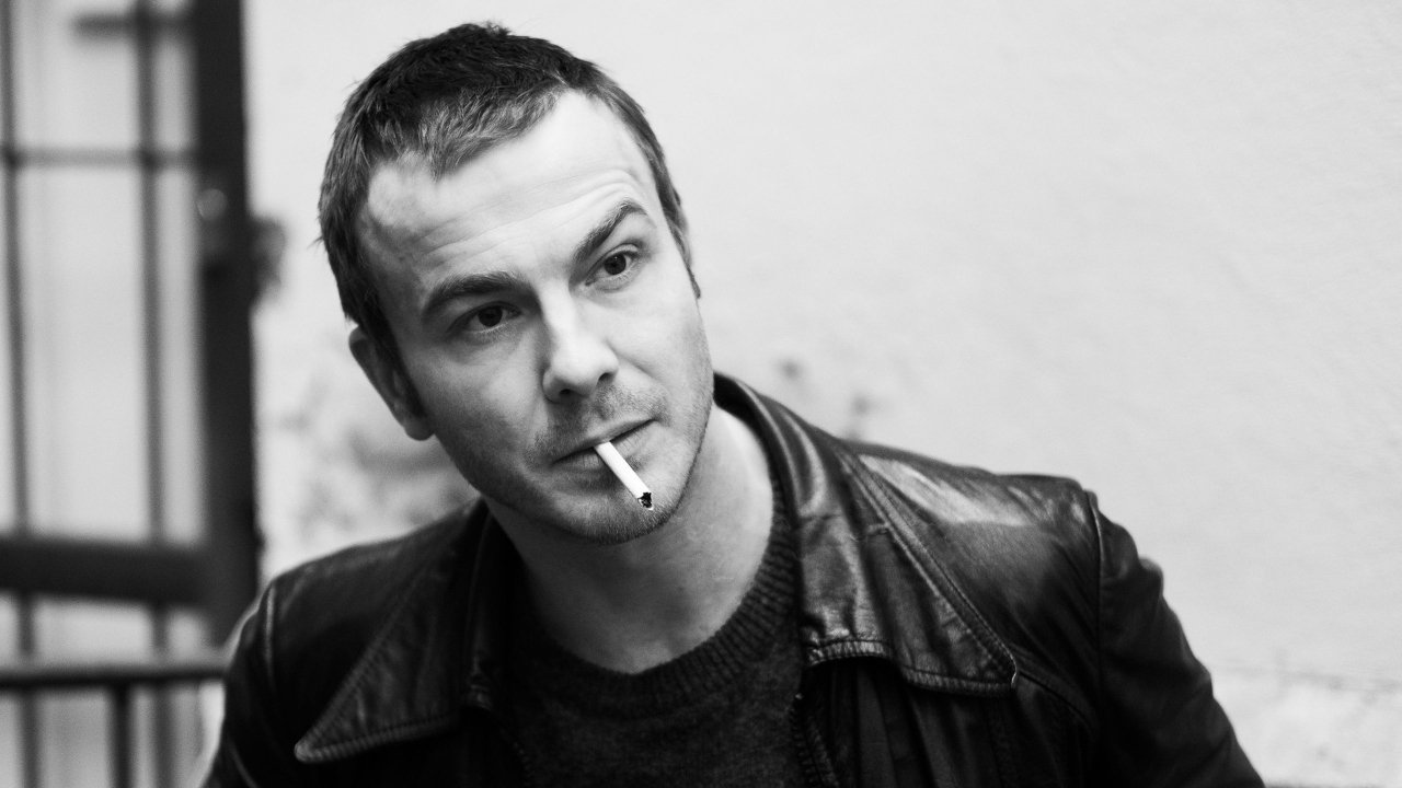 Dear Thomas backdrop