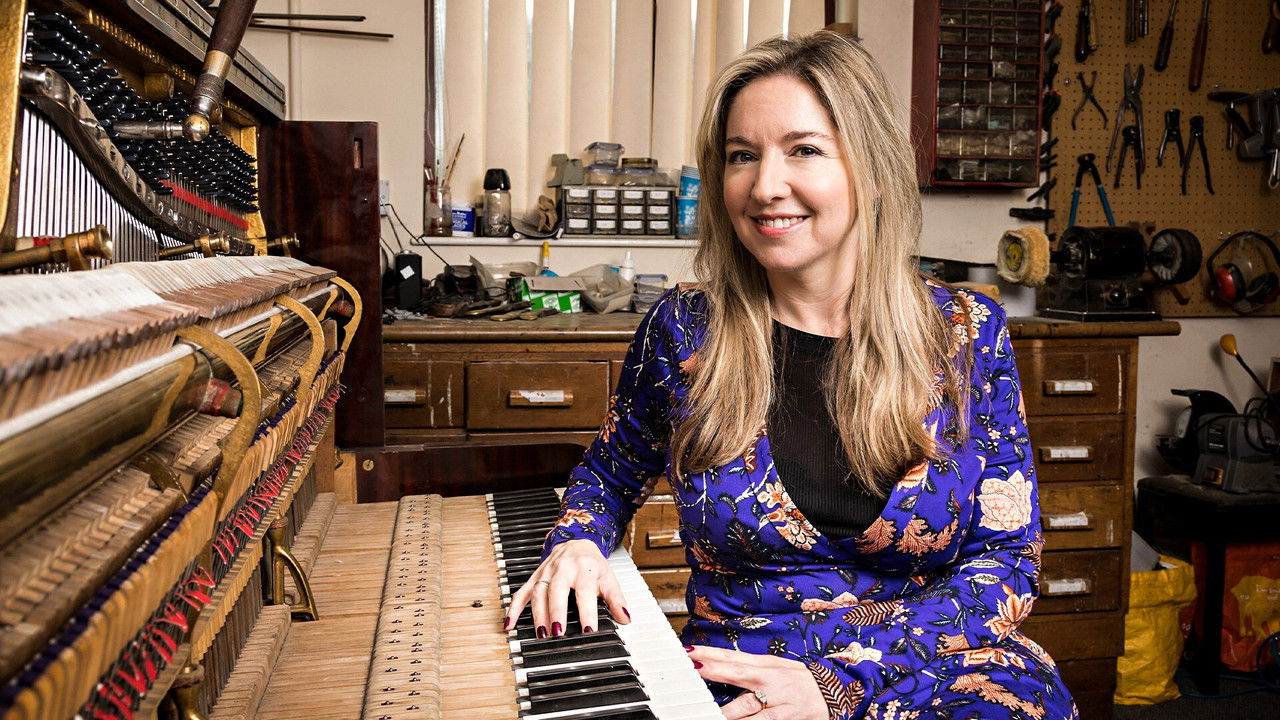 Royal Antiques Revived backdrop