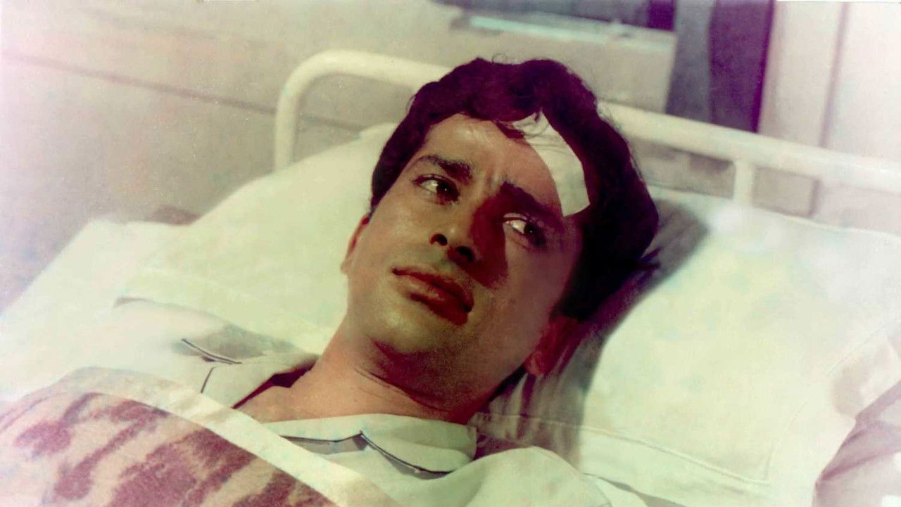 Aamne-Saamne backdrop