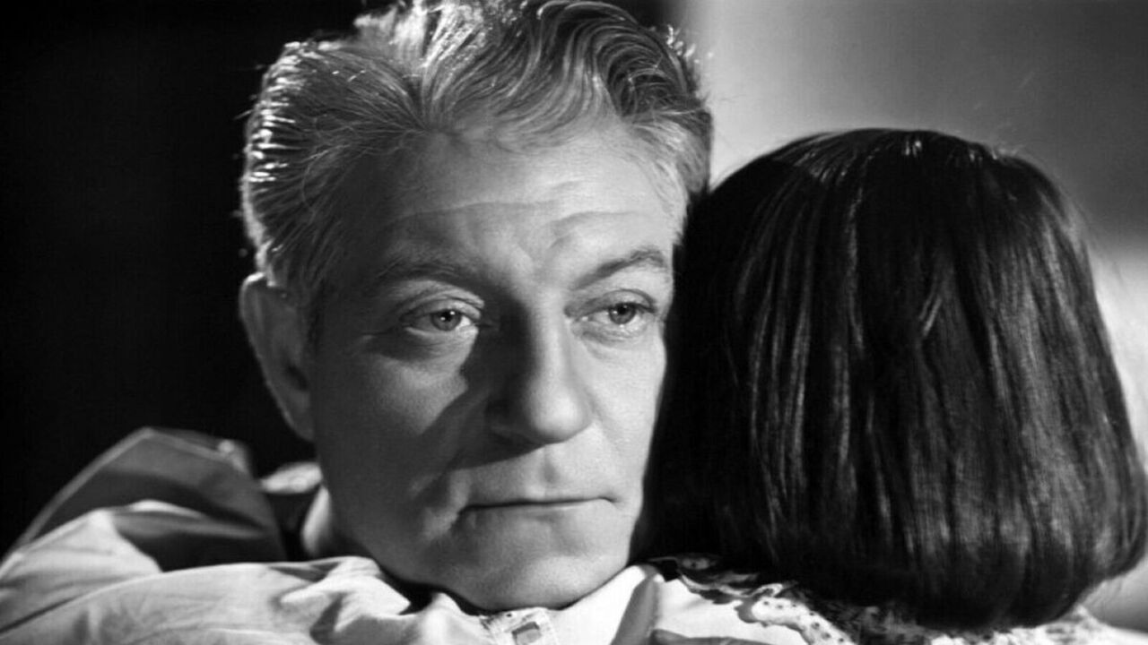 Twelve Hours to Live backdrop