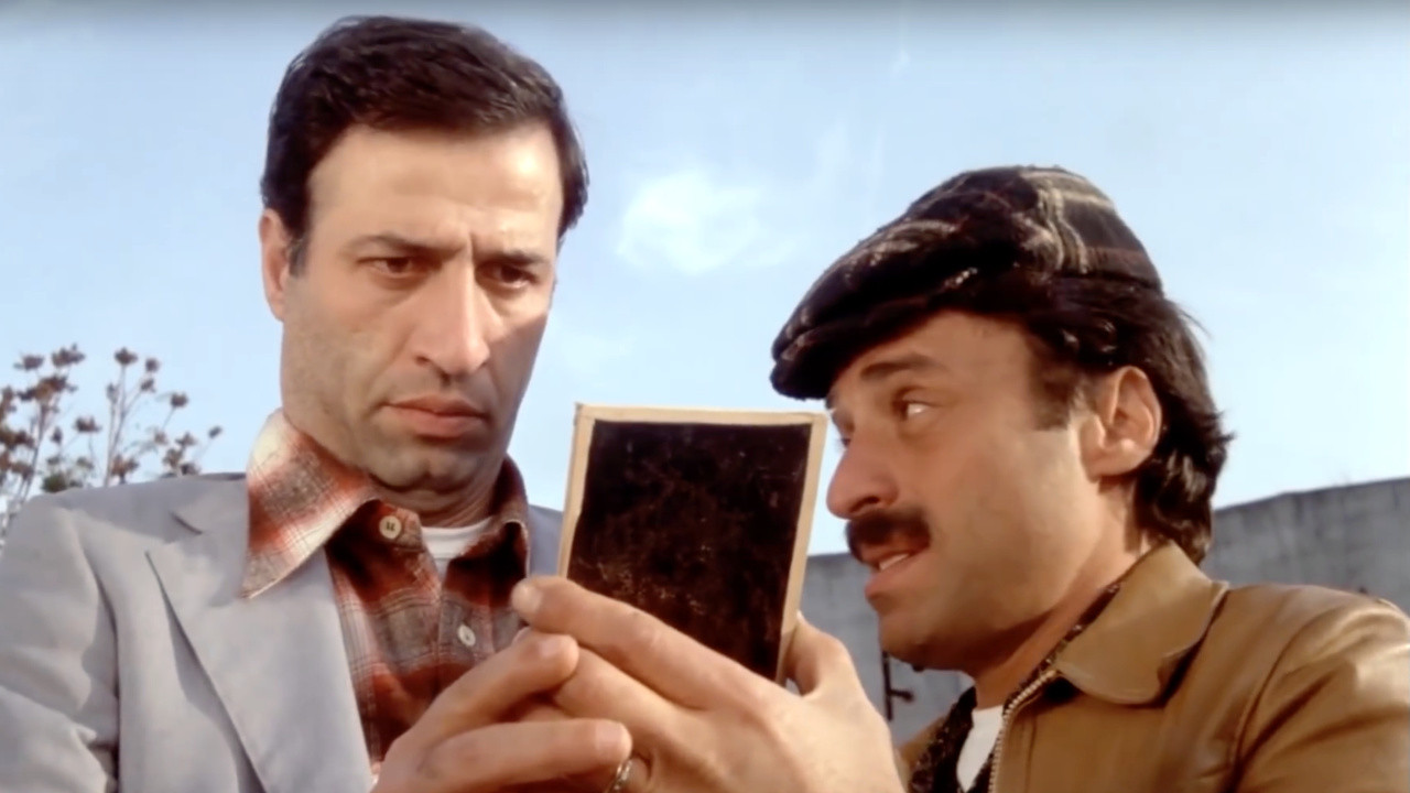 Troublemaker Hüsnü backdrop