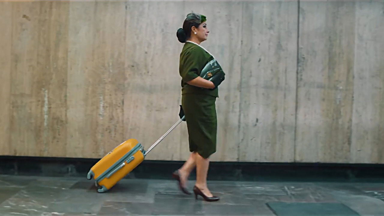 Metro Aeropuerto backdrop