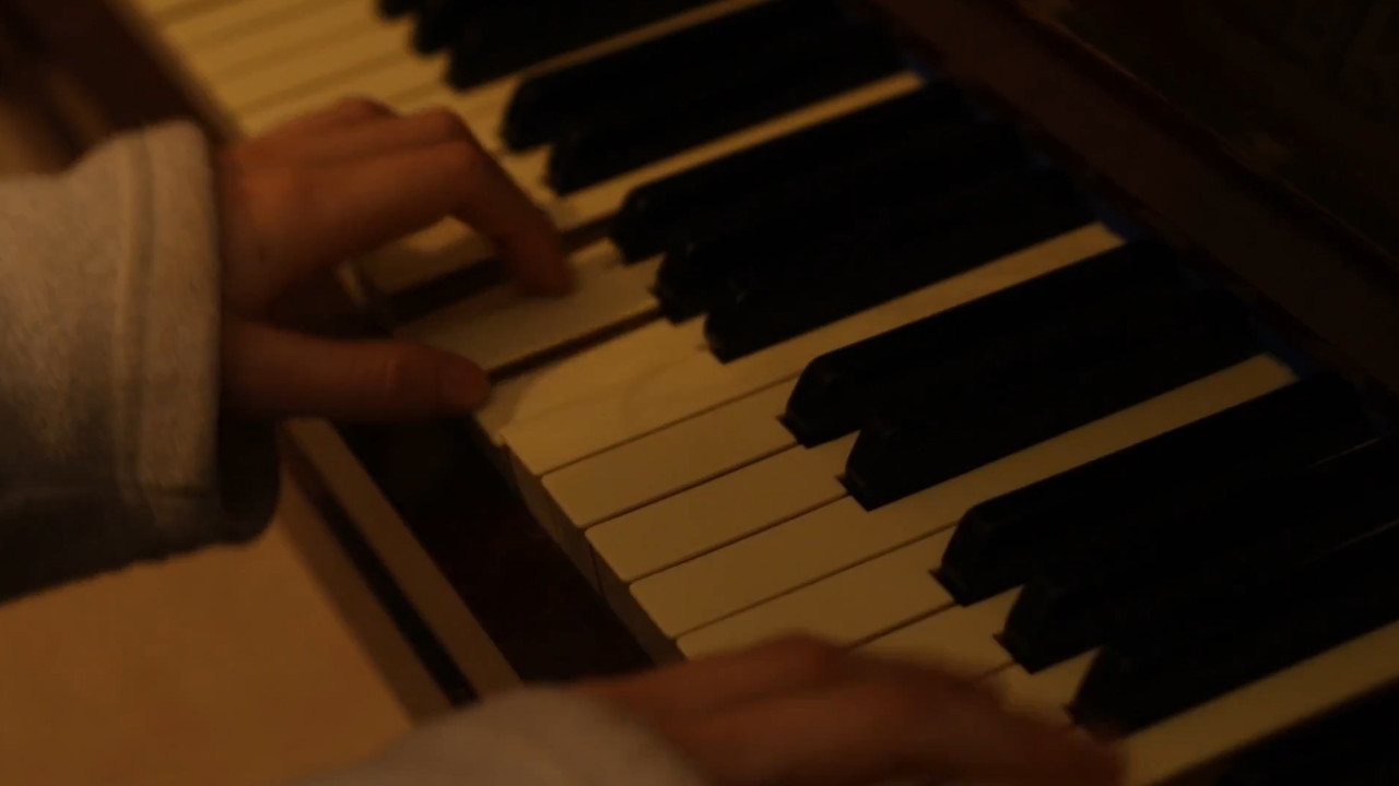 El río corre backdrop