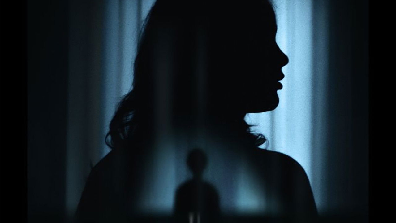 Il primo figlio backdrop