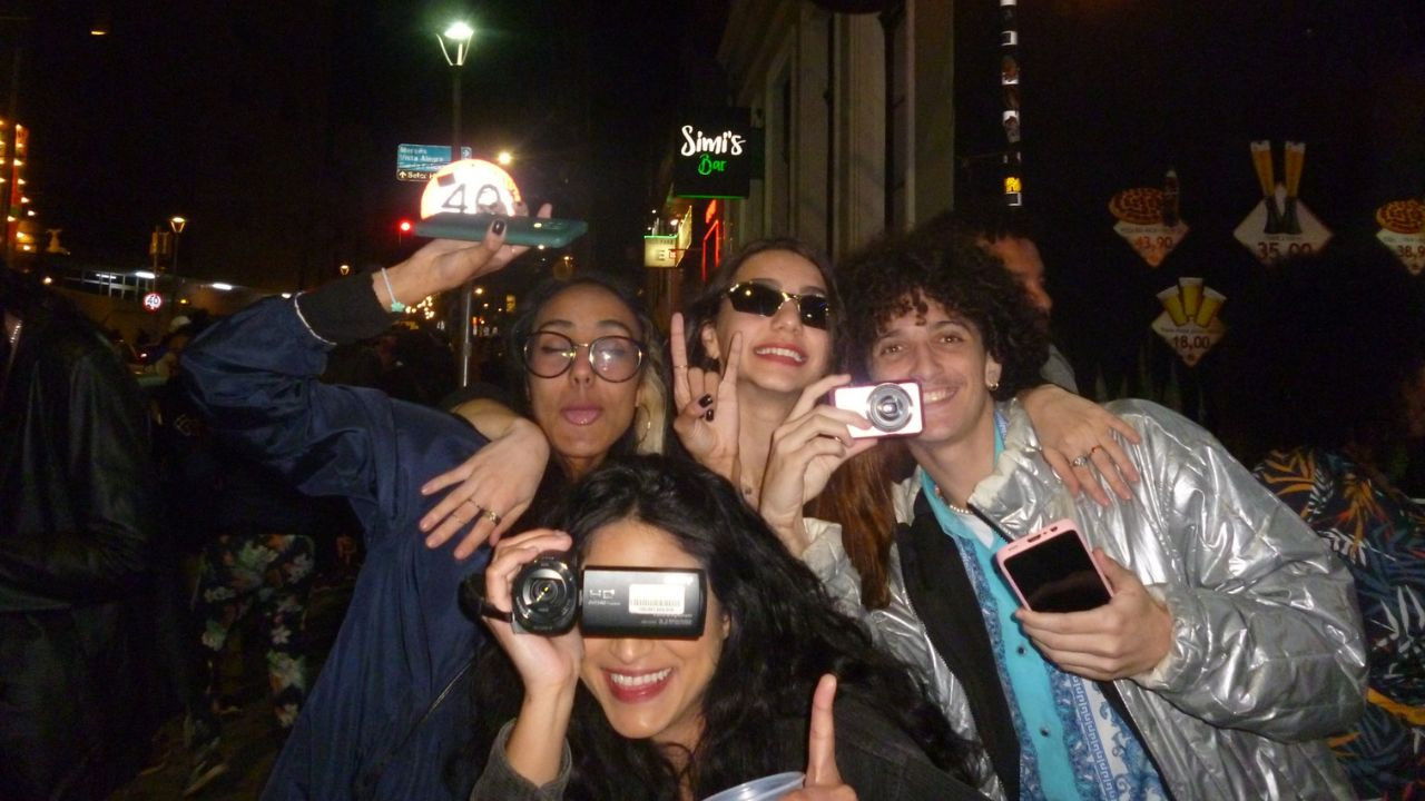 Batata Hot Shot backdrop