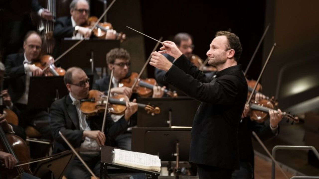 Berliner Philharmoniker 2021/22: Silvesterkonzert mit Kirill Petrenko und Janine Jansen backdrop