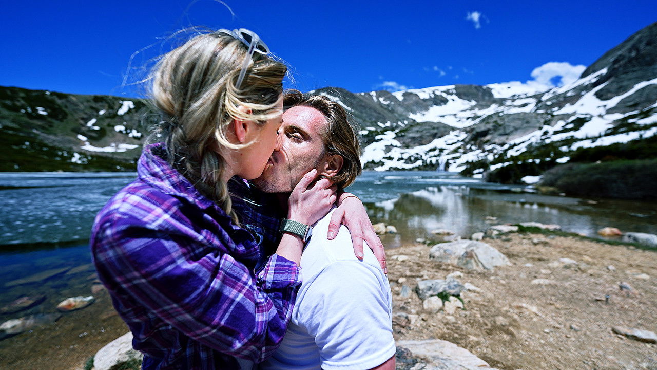 A Mountain Between Us backdrop