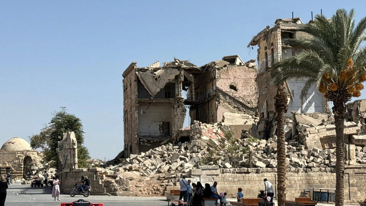 Terre promise backdrop