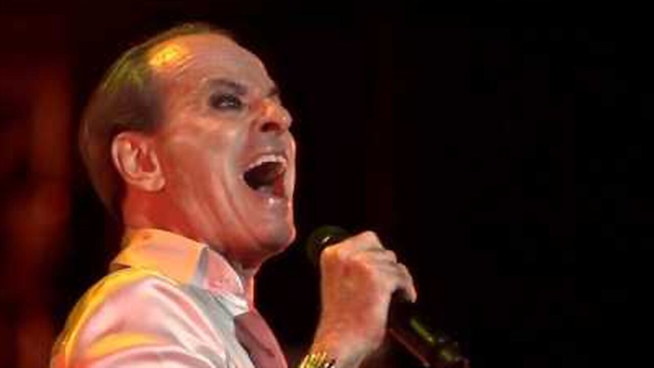 Ney - À Flor da Pele backdrop